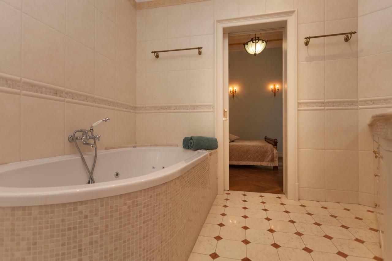 Filip'S Palace Luxurious Apartment Ljubljana Buitenkant foto