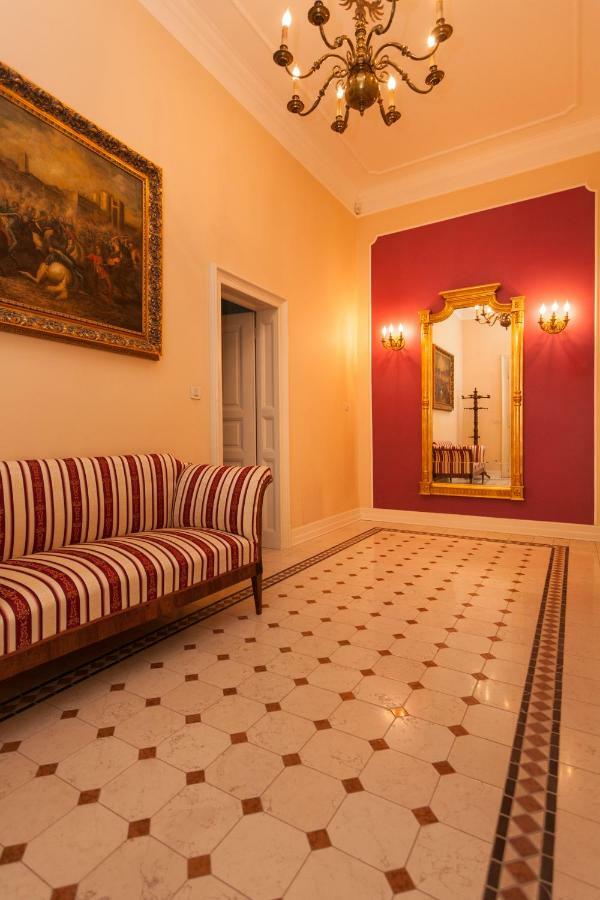 Filip'S Palace Luxurious Apartment Ljubljana Buitenkant foto