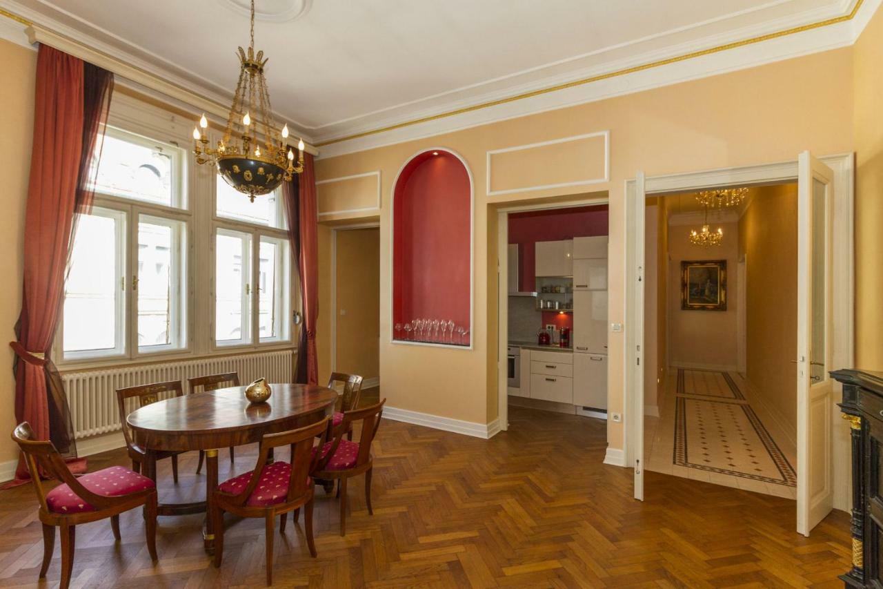 Filip'S Palace Luxurious Apartment Ljubljana Buitenkant foto